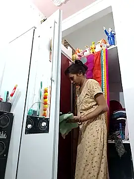 Snapshot of Hotty-Nidhi chatting on February 21, 3:24 pm Hotty-Nidhi online show from February 21, 3:24 pm