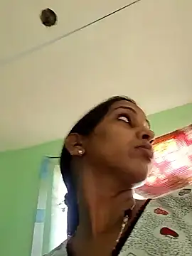 Snapshot of Hotty-Nidhi chatting on March 3, 3:12 am Hotty-Nidhi online show from March 3, 3:12 am