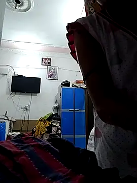 Snapshot of Hotty-Nidhi chatting on March 13, 10:22 am Hotty-Nidhi online show from March 13, 10:22 am