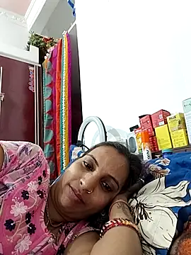 Snapshot of Hotty-Nidhi chatting on April 7, 5:46 pm Hotty-Nidhi online show from April 7, 5:46 pm