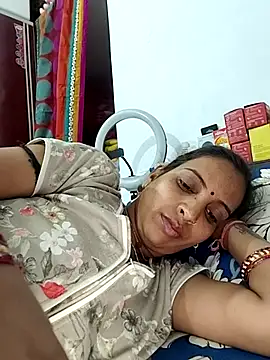 Snapshot of Hotty-Nidhi chatting on April 8, 6:08 pm Hotty-Nidhi online show from April 8, 6:08 pm