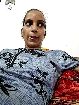 Snapshot of Hotty-Nidhi chatting on May 20, 4:40 am Hotty-Nidhi online show from May 20, 4:40 am