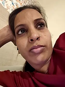 Snapshot of Hotty-Nidhi chatting on May 24, 6:24 pm Hotty-Nidhi online show from May 24, 6:24 pm