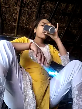 Snapshot of indiancute43 chatting on April 11, 2:16 am indiancute43 online show from April 11, 2:16 am