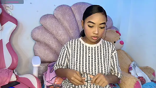 charlotte walker1 online show from March 15, 9:21 pm