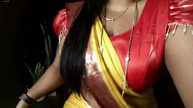 Snapshot of mallutamizhachi chatting on May 5, 5:43 pm mallutamizhachi online show from May 5, 5:43 pm