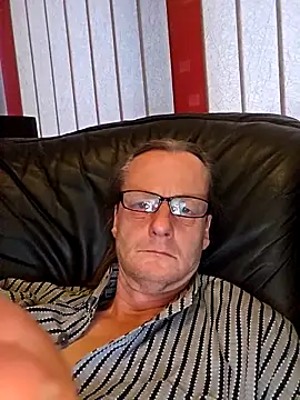 namorreyeb1 online show from April 24, 6:43 pm