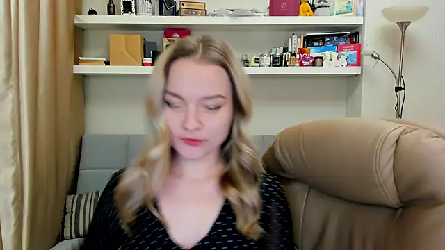 Snapshot of Kara_Smith_ chatting on December 6, 10:41 pm Kara Smith online show from December 6, 10:41 pm