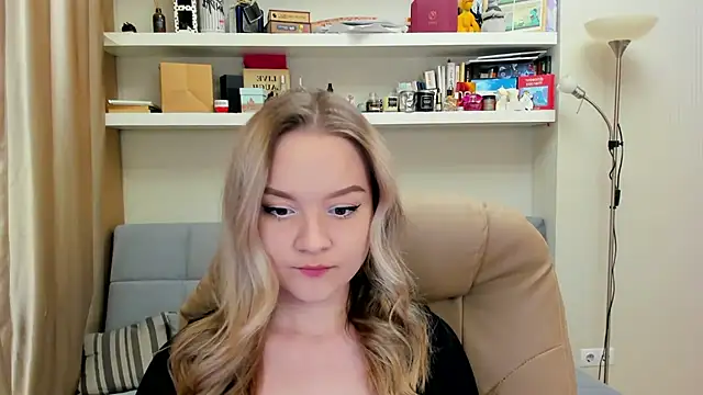 Snapshot of Kara_Smith_ chatting on January 5, 9:57 pm Kara Smith online show from January 5, 9:57 pm