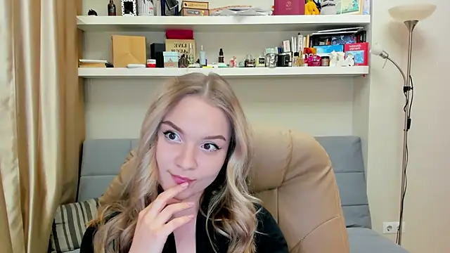 Snapshot of Kara_Smith_ chatting on January 11, 10:51 pm Kara Smith online show from January 11, 10:51 pm