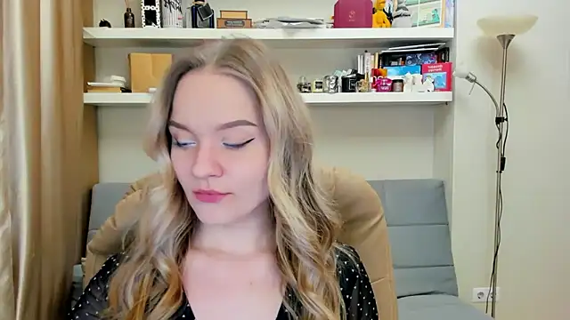 Snapshot of Kara_Smith_ chatting on January 31, 11:03 pm Kara Smith online show from January 31, 11:03 pm