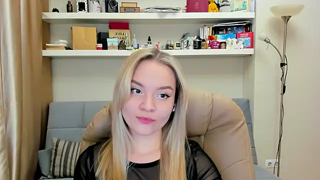 Snapshot of Kara_Smith_ chatting on February 22, 12:27 am Kara Smith online show from February 22, 12:27 am