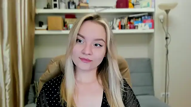 Snapshot of Kara_Smith_ chatting on September 18, 10:01 pm Kara Smith online show from September 18, 10:01 pm