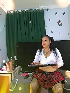 AlexaNovoa  online show from February 8, 11:08 pm