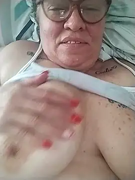 Snapshot of Olgahunder chatting on February 16, 6:37 pm Olgahunder online show from February 16, 6:37 pm