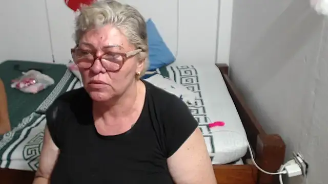 Snapshot of Olgahunder chatting on February 23, 9:34 pm Olgahunder online show from February 23, 9:34 pm