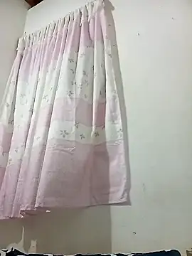 Snapshot of Sexi_girl29 chatting on October 30, 9:44 am Sexi girl29 online show from October 30, 9:44 am