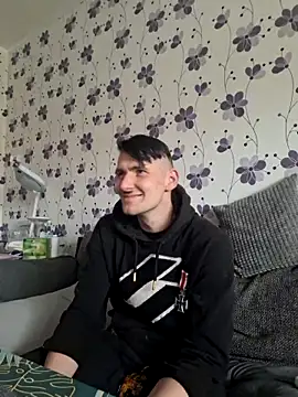 Snapshot of ThePython666 chatting on March 16, 9:02 am ThePython666 online show from March 16, 9:02 am