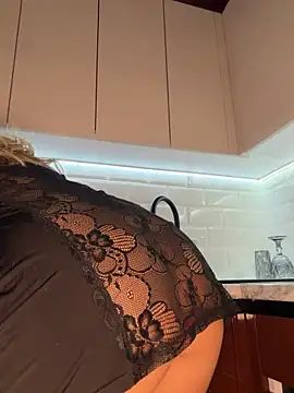 Snapshot of VelvetVabe chatting on February 11, 8:03 pm VelvetVabe online show from February 11, 8:03 pm