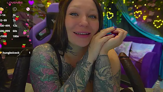 Snapshot of BlackedBarbie chatting on May 10, 7:08 pm BlackedBarbie online show from May 10, 7:08 pm