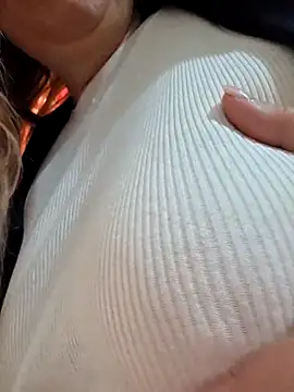 Irina3718 online show from April 9, 1:49 pm