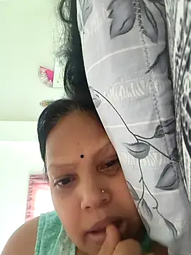 Snapshot of Arohi35 chatting on May 12, 9:39 am Arohi35 online show from May 12, 9:39 am