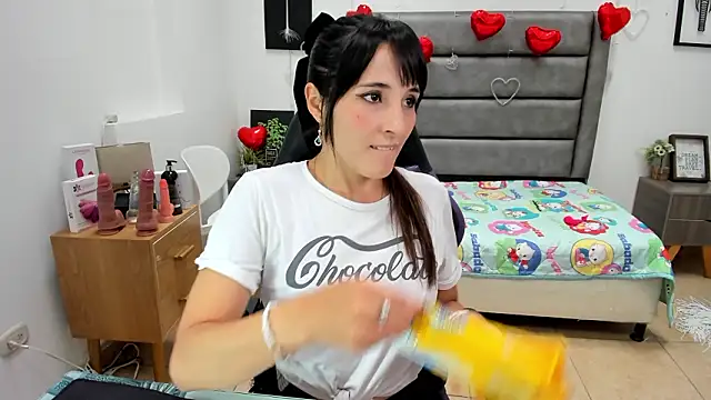 Tania Duque online show from March 12, 2:01 pm