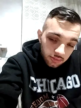 Snapshot of Francescodicristina44 chatting on February 3, 2:53 am Francescodicristina44 online show from February 3, 2:53 am