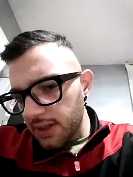 Snapshot of Francescodicristina44 chatting on February 15, 12:29 am Francescodicristina44 online show from February 15, 12:29 am