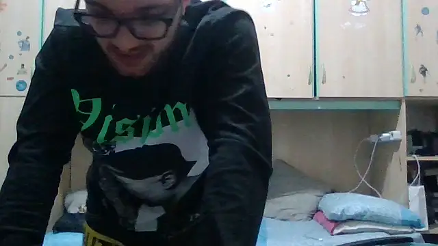 Francescodicristina44 online show from April 4, 7:11 pm