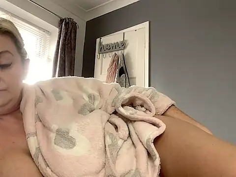 GoldenSquirter online show from March 21, 11:55 am