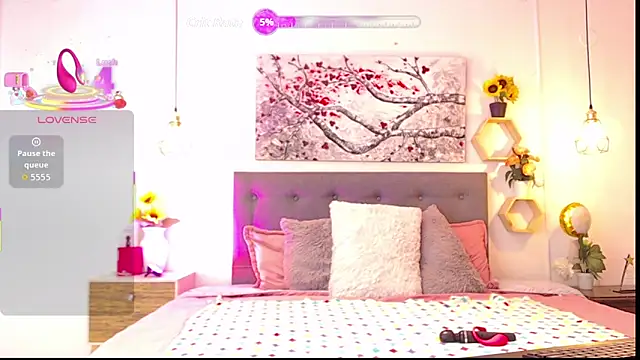 Rose Thompson1 online show from December 19, 1:40 pm