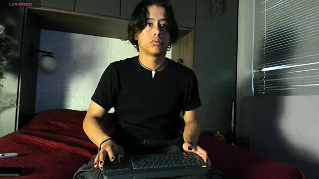 labrinthteasing online show from October 27, 2:32 pm