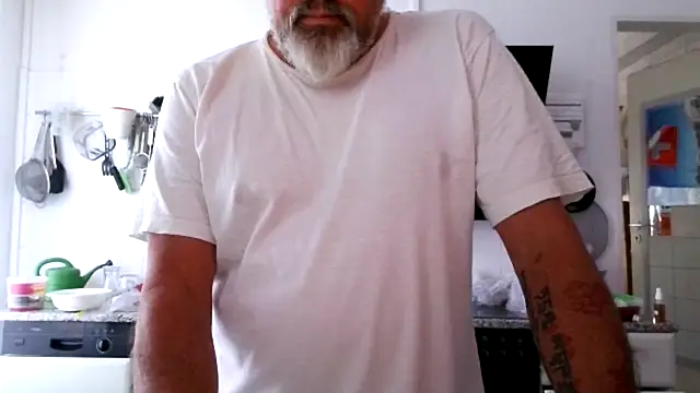 Snapshot of Berg_Boy chatting on March 17, 7:12 am Berg Boy online show from March 17, 7:12 am