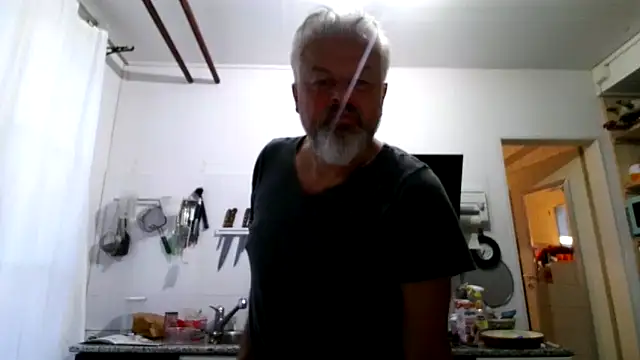 Snapshot of Berg_Boy chatting on March 21, 5:34 am Berg Boy online show from March 21, 5:34 am