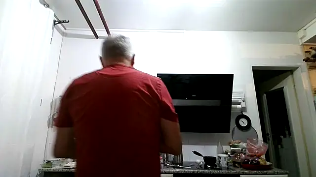 Snapshot of Berg_Boy chatting on April 7, 3:51 am Berg Boy online show from April 7, 3:51 am