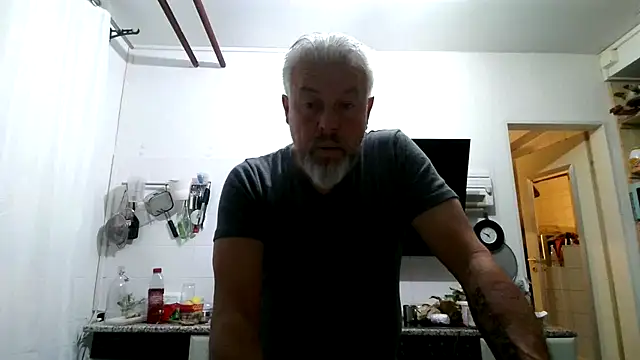 Snapshot of Berg_Boy chatting on April 11, 2:49 am Berg Boy online show from April 11, 2:49 am