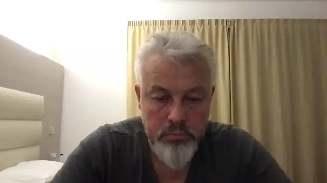 Snapshot of Berg_Boy chatting on April 14, 8:48 pm Berg Boy online show from April 14, 8:48 pm