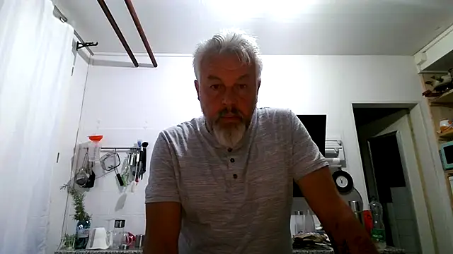 Snapshot of Berg_Boy chatting on April 30, 3:57 am Berg Boy online show from April 30, 3:57 am