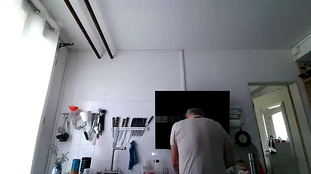 Snapshot of Berg_Boy chatting on May 9, 5:34 am Berg Boy online show from May 9, 5:34 am
