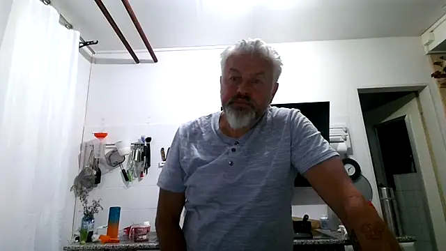 Snapshot of Berg_Boy chatting on May 12, 4:09 am Berg Boy online show from May 12, 4:09 am