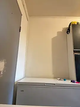 Hugo34bg online show from April 15, 5:14 am