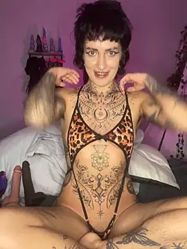 littleinkedblaise666 online show from June 16, 8:22 pm