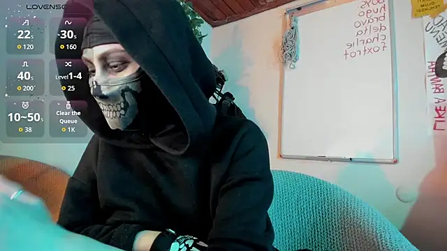 cos operator online show from October 28, 8:00 pm