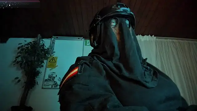 Snapshot of cos_operator chatting on May 1, 8:24 pm cos operator online show from May 1, 8:24 pm