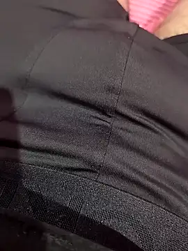 Snapshot of fitboy69 chatting on November 8, 3:45 pm fitboy69 online show from November 8, 3:45 pm