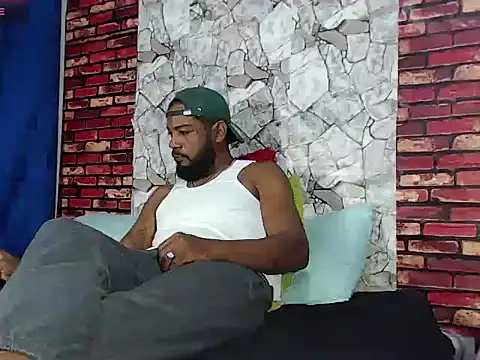 Snapshot of BladeFoxxx1 chatting on May 18, 1:45 am BladeFoxxx1 online show from May 18, 1:45 am