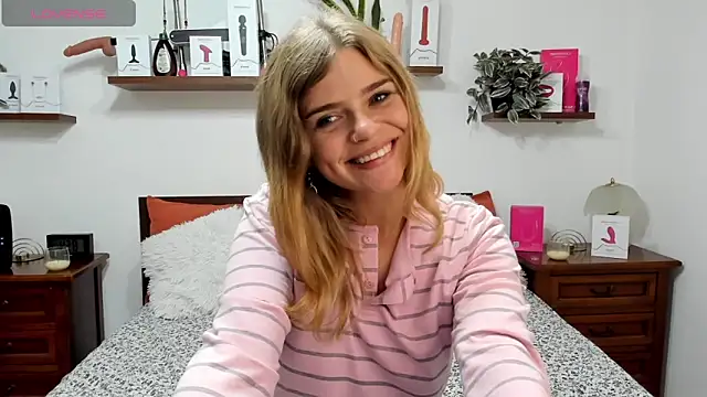 HaleyReedme online show from October 20, 6:58 am