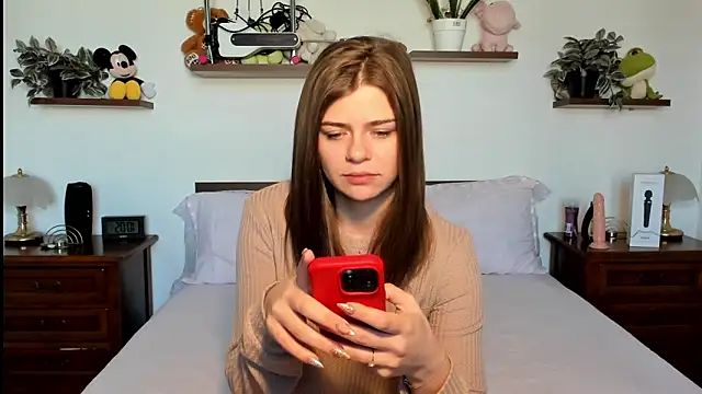 HaleyReedme online show from February 13, 8:10 am