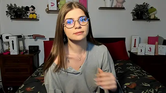 HaleyReedme online show from March 6, 7:49 am